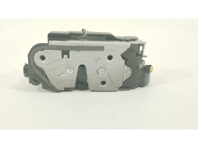 CERRADURA PUERTA TRASERA DERECHA 5TA839016P 