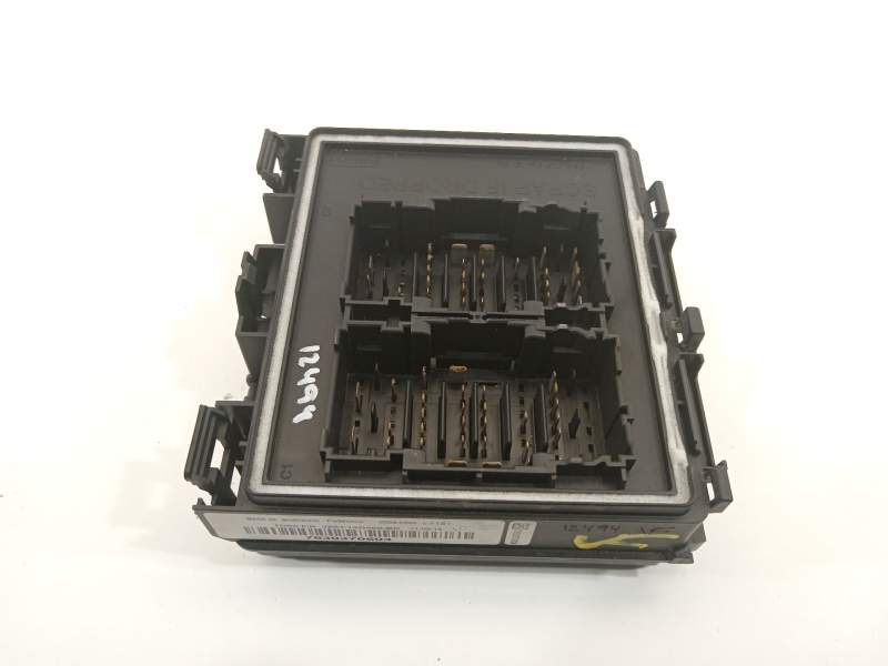CAJA RELES / FUSIBLES JX6T14D068BD 