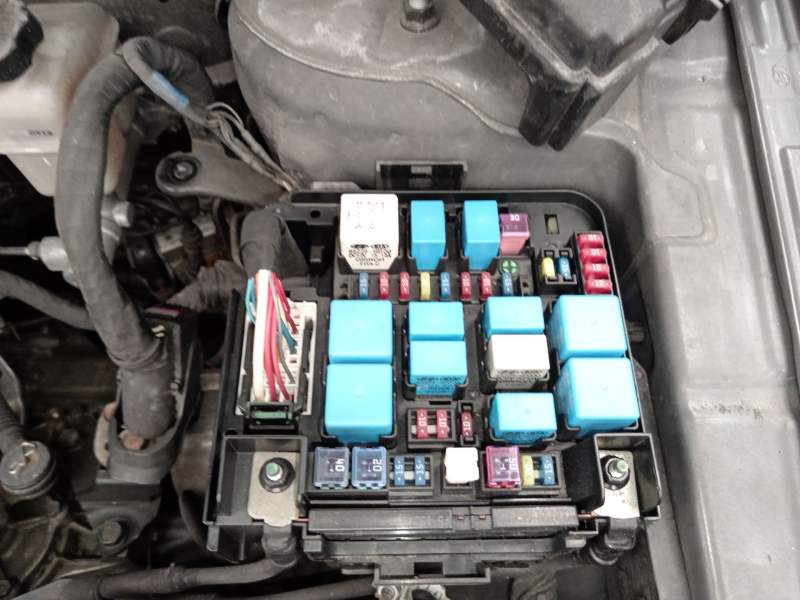CAJA RELES / FUSIBLES 912052R390 