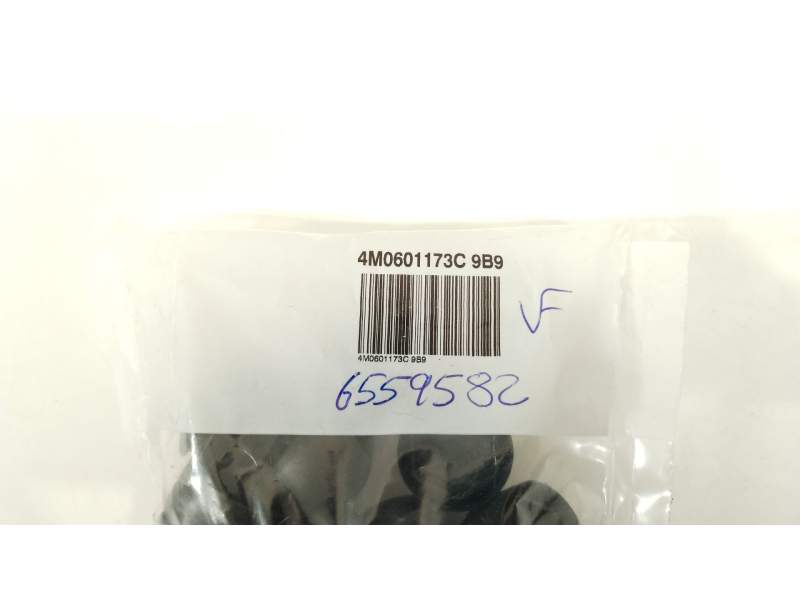 EMBELLECEDOR 4M0601173E 