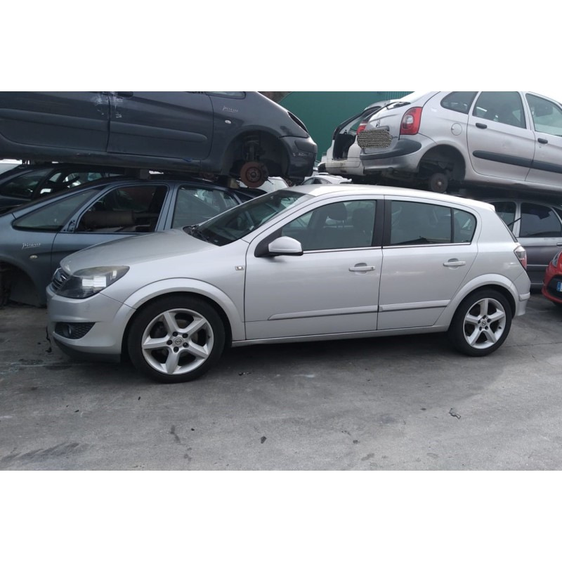 opel astra h berlina del año 2007