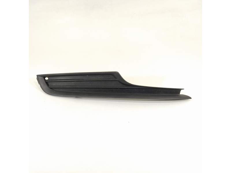 REJILLA PARAGOLPES DERECHA 5G0853666 