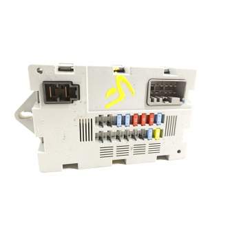 CAJA RELES / FUSIBLES CPLA14Q073AA 