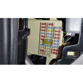 CAJA RELES / FUSIBLES 919501H510 
