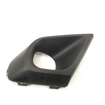REJILLA PARAGOLPES DERECHA 261A27239R 261A27519R