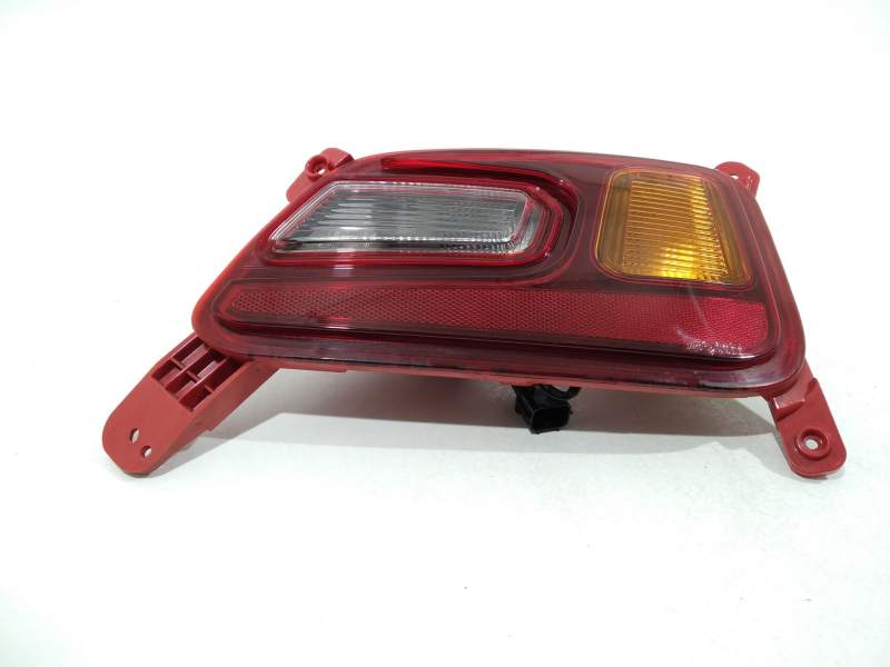 PILOTO TRASERO DERECHO PARAGOLPES 92406J90 92406J9000