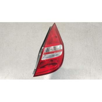 PILOTO TRASERO DERECHO 924022L010 