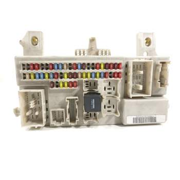 CAJA RELES / FUSIBLES 4M5T14A073BD 4M5T14014CBF 