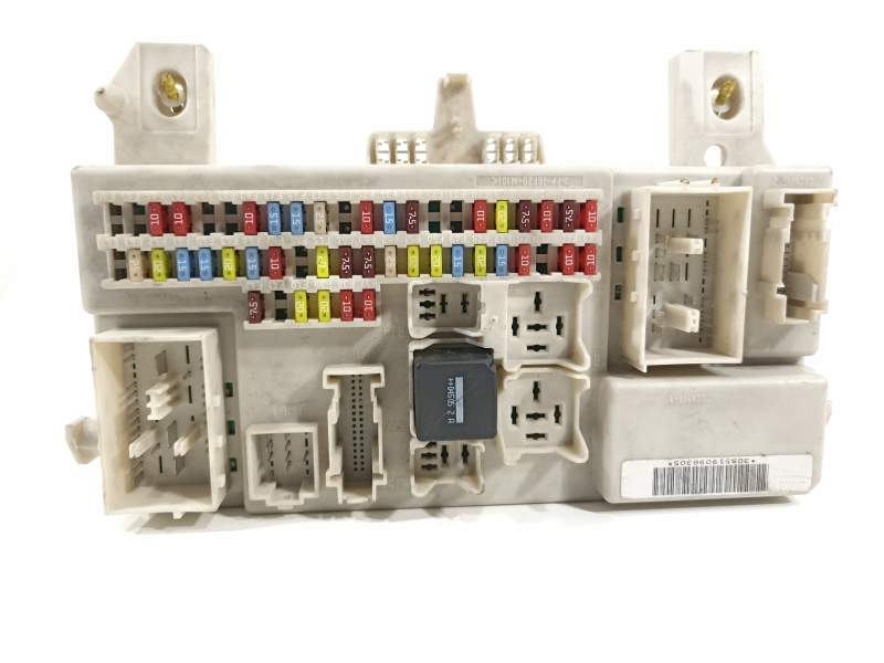 CAJA RELES / FUSIBLES 4M5T14A073BD 4M5T14014CBF 