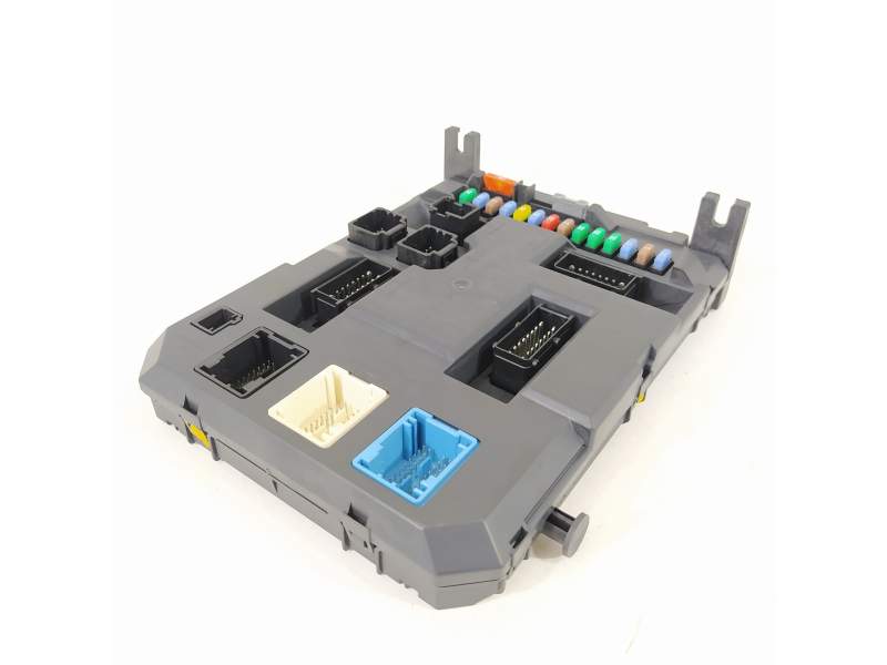 CAJA RELES / FUSIBLES 9666952280 BSIEVX0400 22661F01