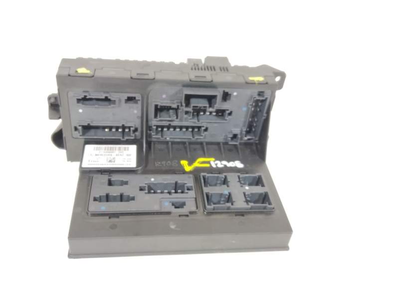 CAJA RELES / FUSIBLES 2115454401 