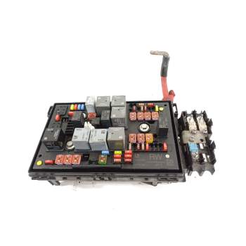 CAJA RELES / FUSIBLES 13343765 1110188AA