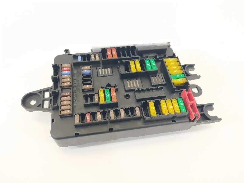 CAJA RELES / FUSIBLES 61149337880 30042015 19446000001
