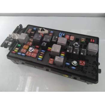 CAJA RELES / FUSIBLES 1334347901 529050199 