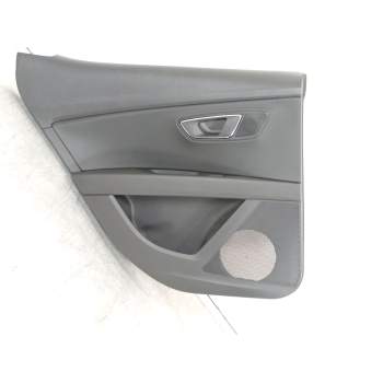 GUARNECIDO PUERTA TRASERA IZQUIERDA 5F4868073 