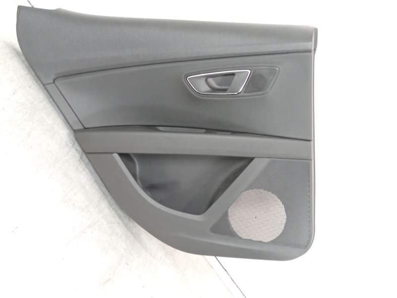 GUARNECIDO PUERTA TRASERA IZQUIERDA 5F4868073 