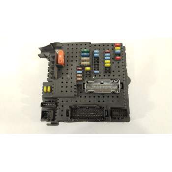 CAJA RELES / FUSIBLES 8676391 12217799 04W304