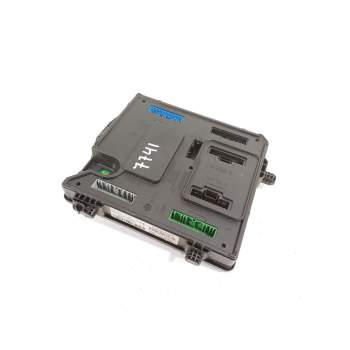 CAJA RELES / FUSIBLES 284B12041R 
