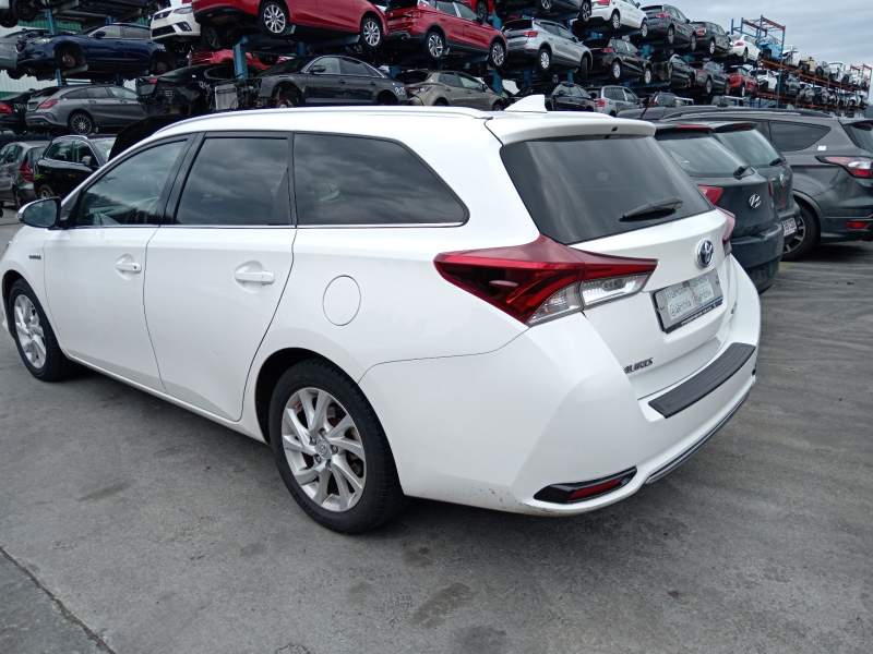 TOYOTA AURIS STATION WAGON (_E18_)
