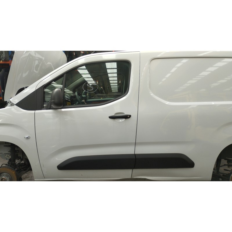 Recambio de puerta delantera izquierda para toyota proace city referencia OEM IAM   