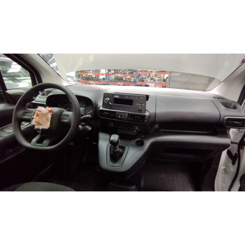 Recambio de salpicadero para toyota proace city referencia OEM IAM   