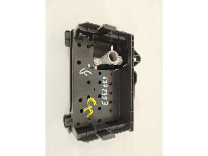 CAJA RELES / FUSIBLES 20889114 