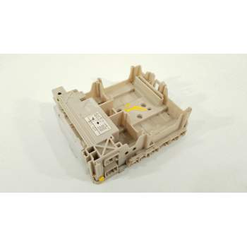CAJA RELES / FUSIBLES 827300H030 