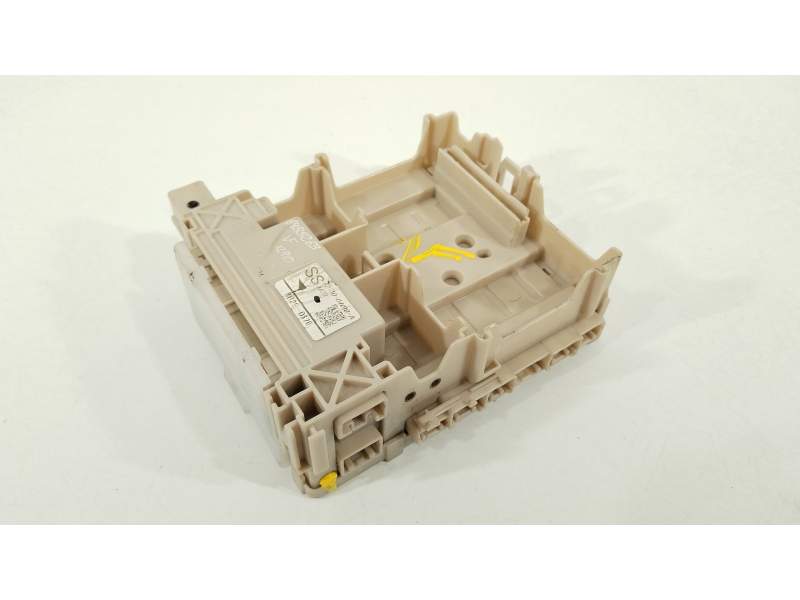 CAJA RELES / FUSIBLES 827300H030 