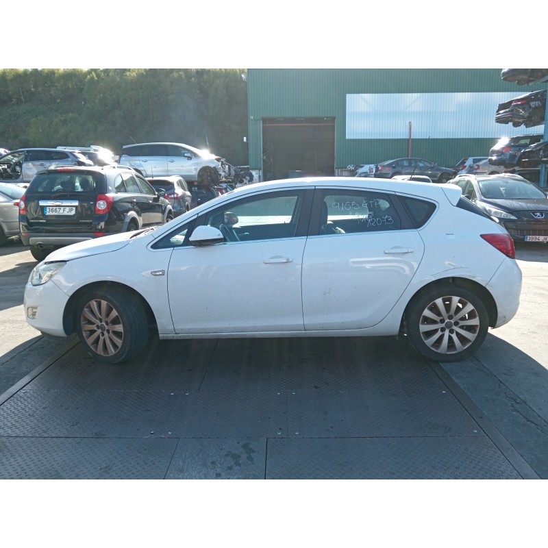 opel astra j lim. del año 2010