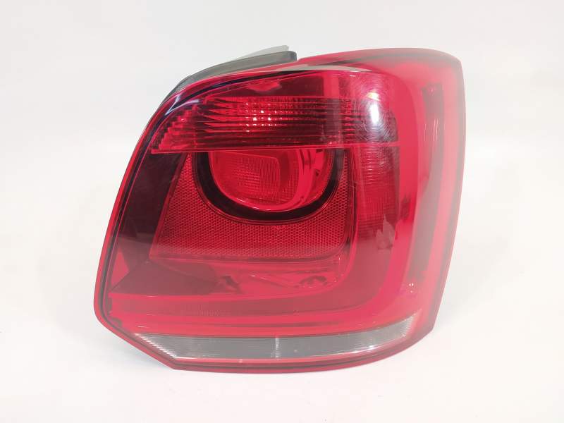 PILOTO TRASERO DERECHO 6R0945096A 6R0945096B 