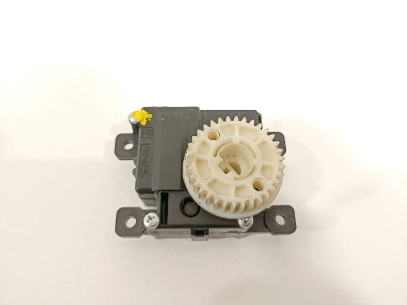 MOTOR APERTURA TRAMPILLAS CLIMATIZADOR 0638001981 