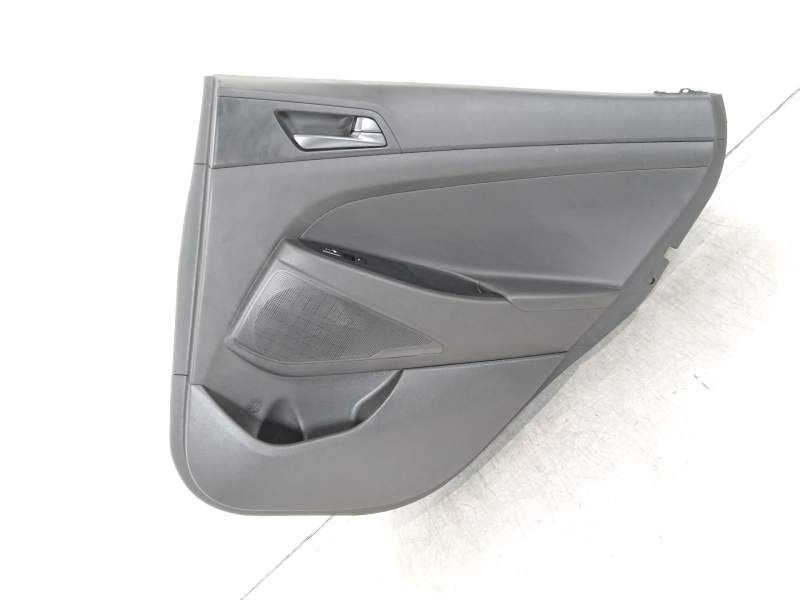 GUARNECIDO PUERTA TRASERA DERECHA 83302D7080 83381D700 83361D7000