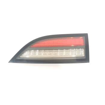 PILOTO TRASERO DERECHO EN PORTON 20847412 