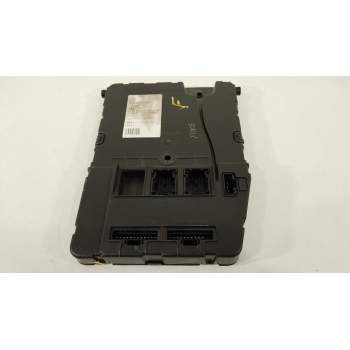 CAJA RELES / FUSIBLES 8200780018A 8200780018 8200837588