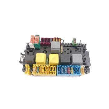 CAJA RELES / FUSIBLES A2469060093 