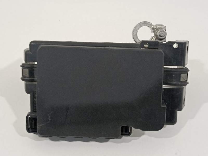 CAJA RELES / FUSIBLES 2Q0937548D 2Q0937550B 