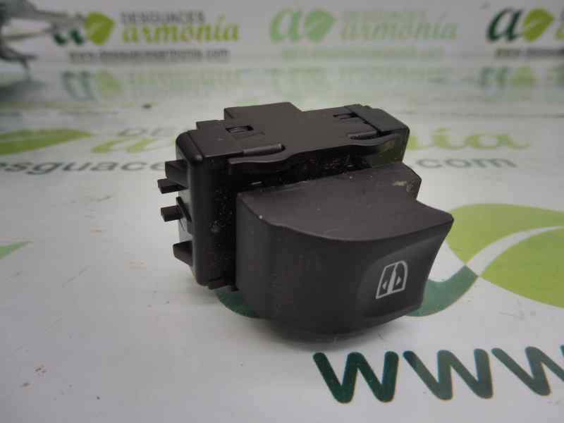 MANDO ELEVALUNAS DELANTERO DERECHO 809600750R 
