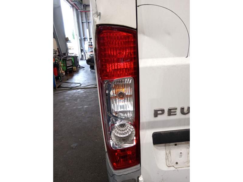 PILOTO TRASERO IZQUIERDO 1607460880 