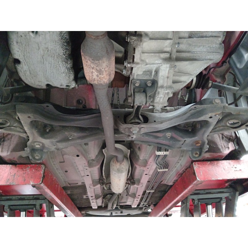 Recambio de puente delantero para toyota yaris (ksp9/scp9/nlp9) básico referencia OEM IAM   