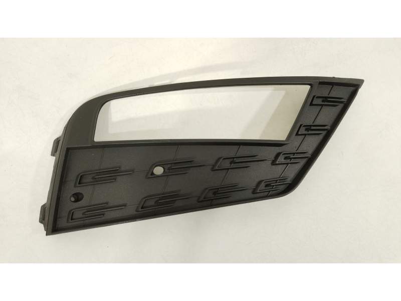 REJILLA PARAGOLPES DERECHA 5F0853666G 