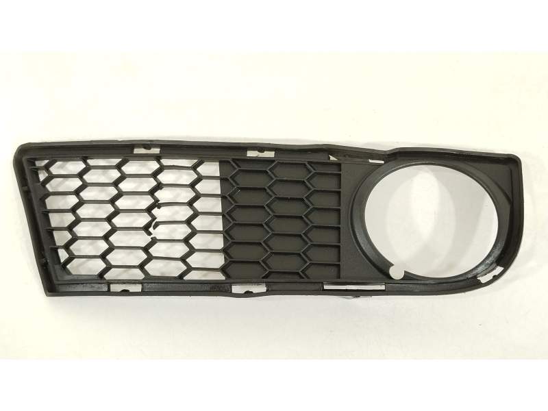 REJILLA PARAGOLPES DERECHA 51118045450 15857711 