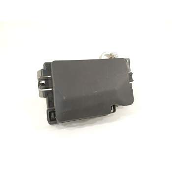 CAJA RELES / FUSIBLES 2Q0937548D 