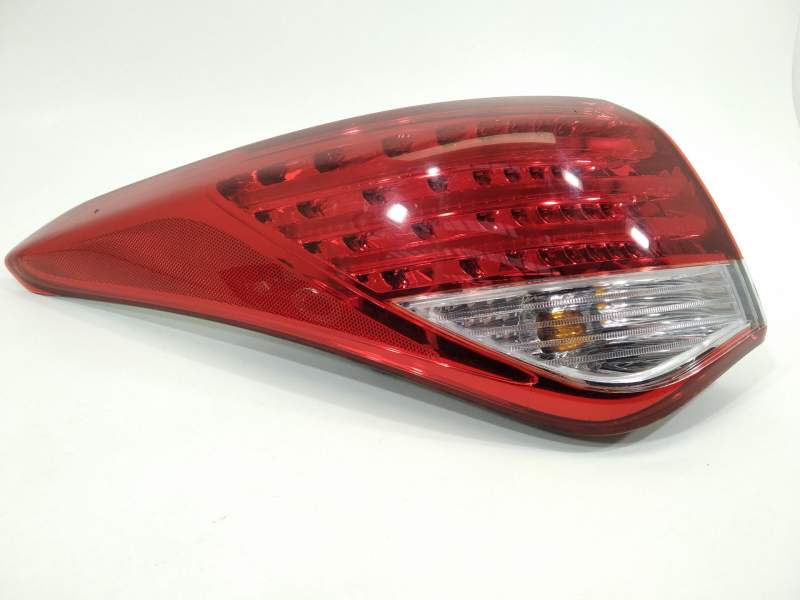 PILOTO TRASERO IZQUIERDO 924013Z3 924013Z300