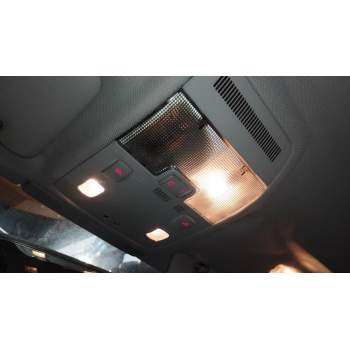 LUZ INTERIOR 8P0947135D 