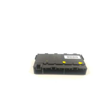 CAJA RELES / FUSIBLES 8264147020 72818502