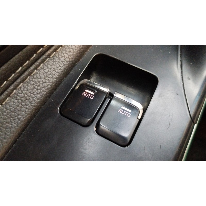 Recambio de mando elevalunas delantero izquierdo para kia cee´d drive referencia OEM IAM   