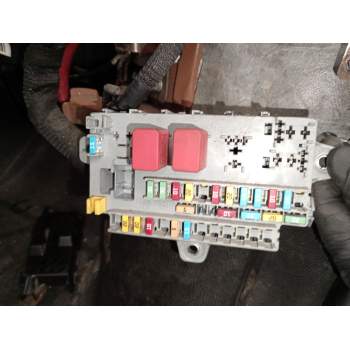 CAJA RELES / FUSIBLES 1332053080 