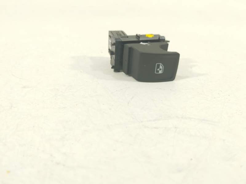 MANDO ELEVALUNAS DELANTERO DERECHO 5G0959855P 