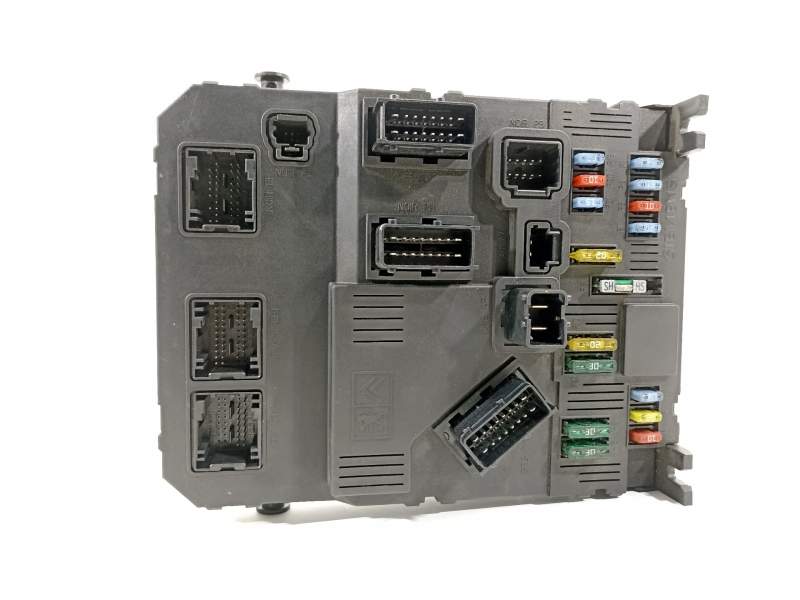 CAJA RELES / FUSIBLES 9655708480 S120104600L BSIS0300