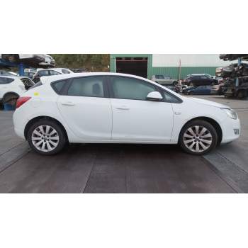 OPEL ASTRA J (P10) de desguace
